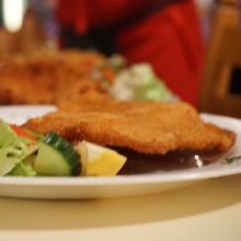 Schnitzel im Kontext mit Felicia Zeller